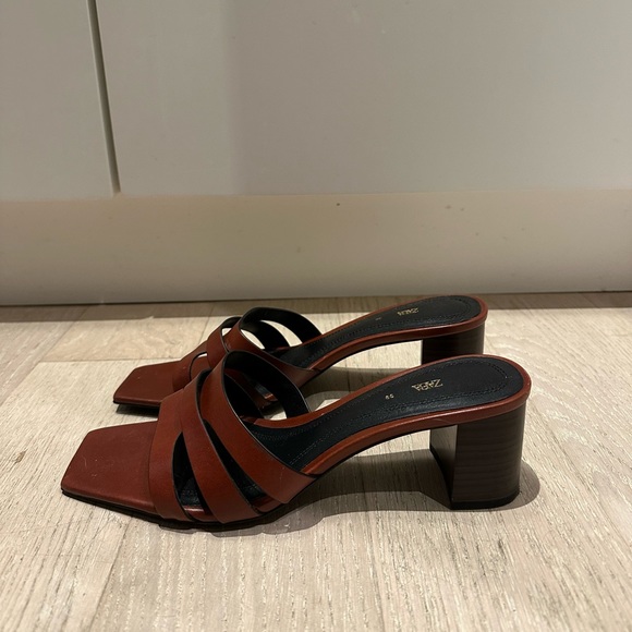 Zara Leather Heeled Sandals - Picture 4 of 4
